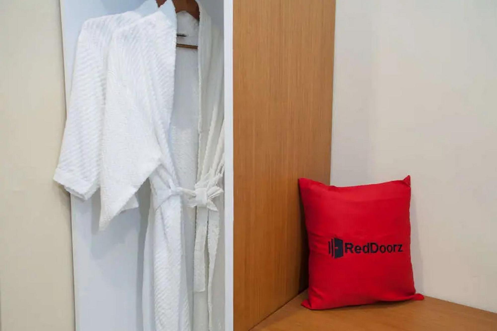 Reddoorz Premium @ Jalan Cengkeh Malang Hotel Ngoại thất bức ảnh