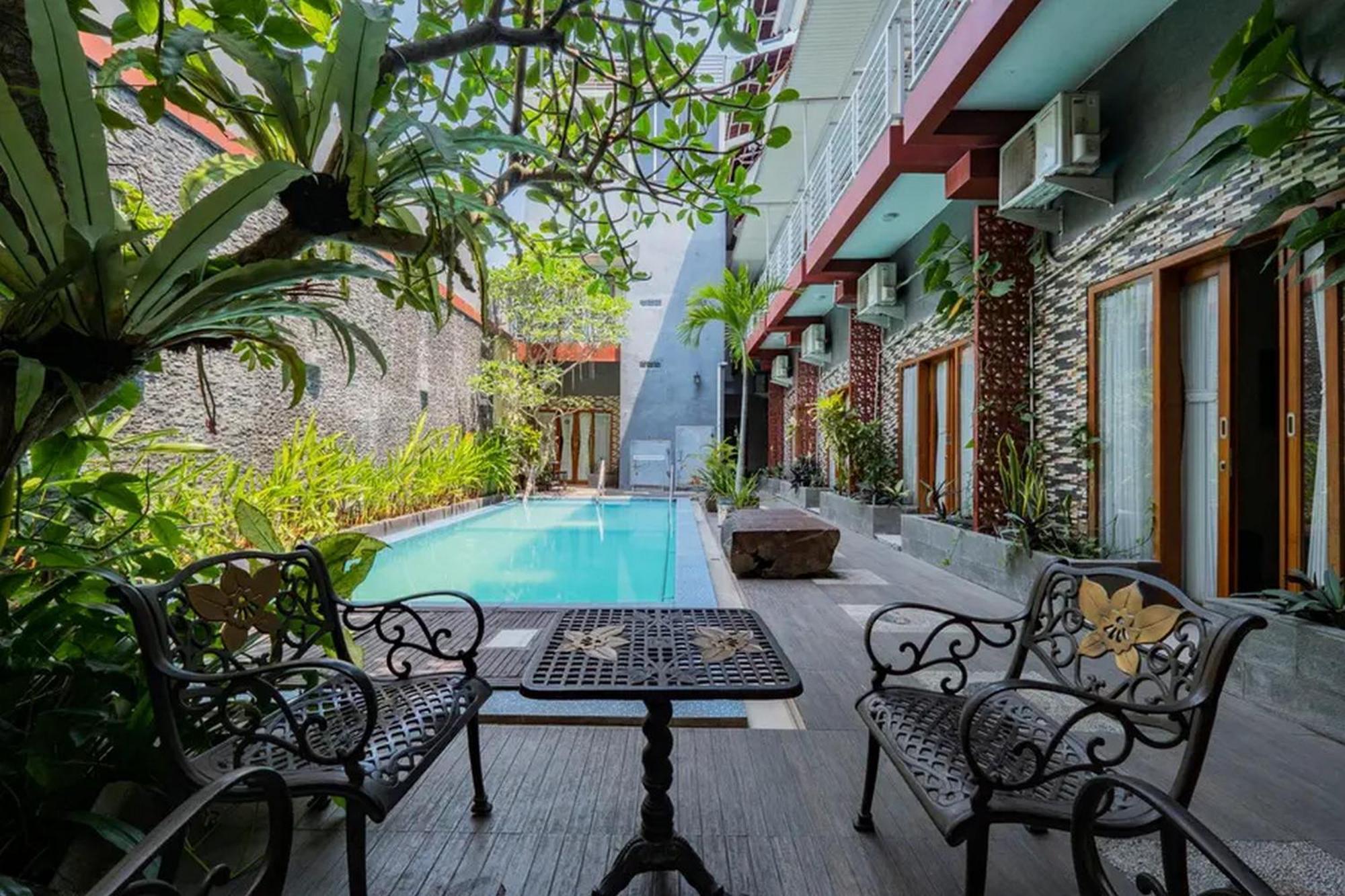 Reddoorz Premium @ Jalan Cengkeh Malang Hotel Ngoại thất bức ảnh