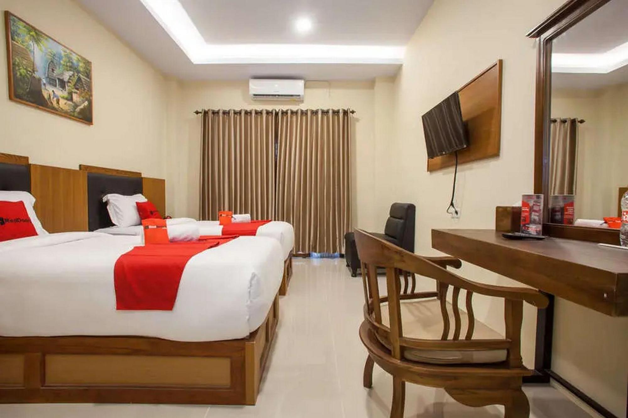 Reddoorz Premium @ Jalan Cengkeh Malang Hotel Ngoại thất bức ảnh