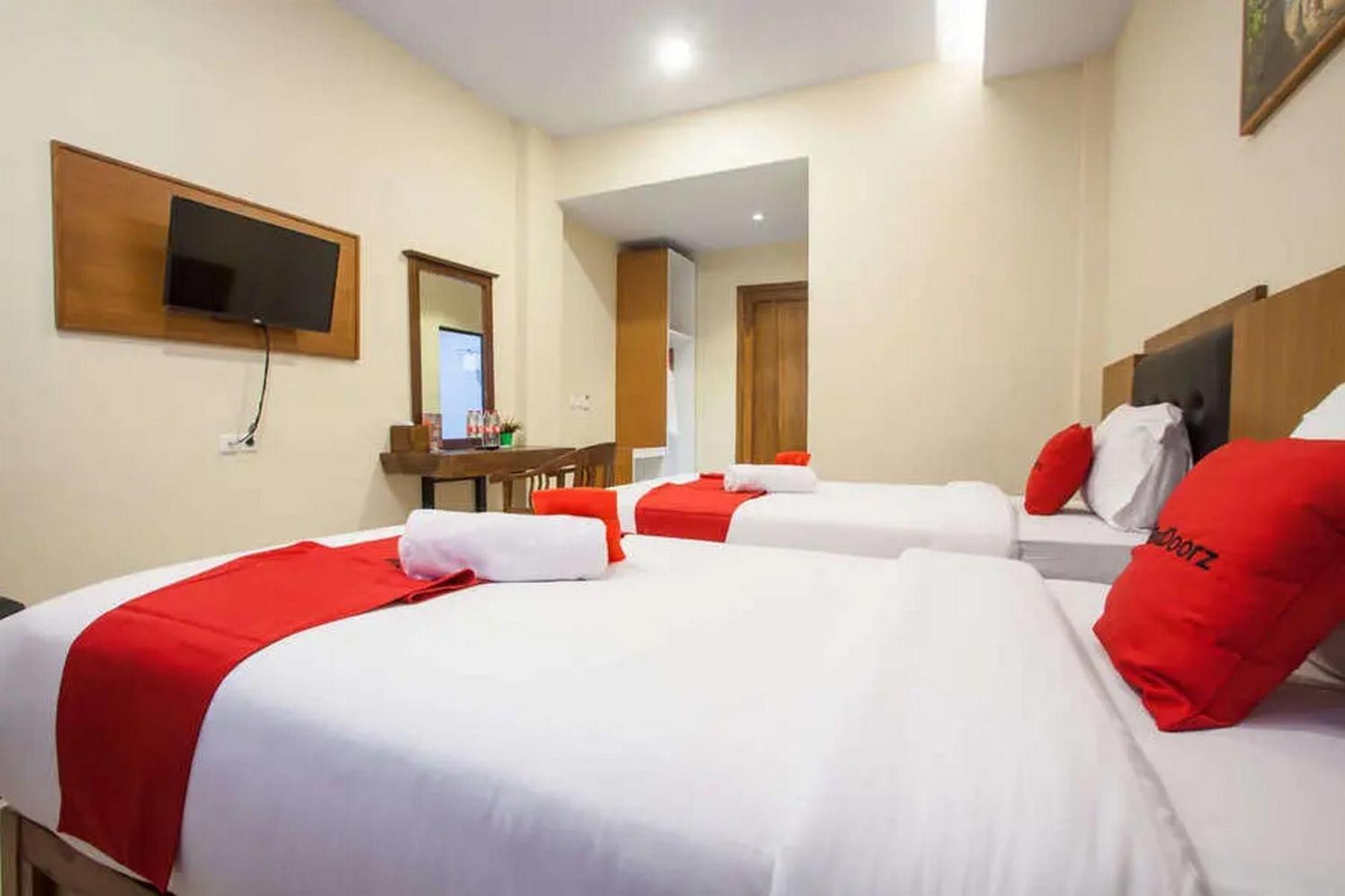 Reddoorz Premium @ Jalan Cengkeh Malang Hotel Ngoại thất bức ảnh