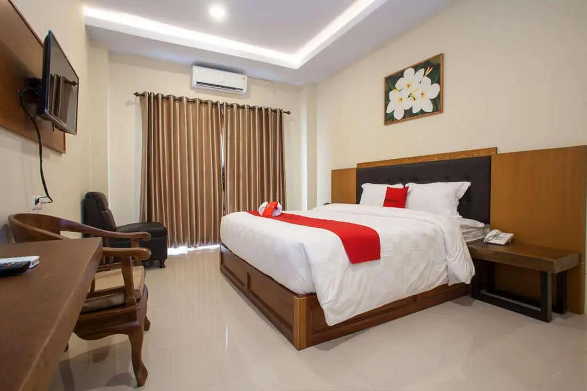 Reddoorz Premium @ Jalan Cengkeh Malang Hotel Ngoại thất bức ảnh