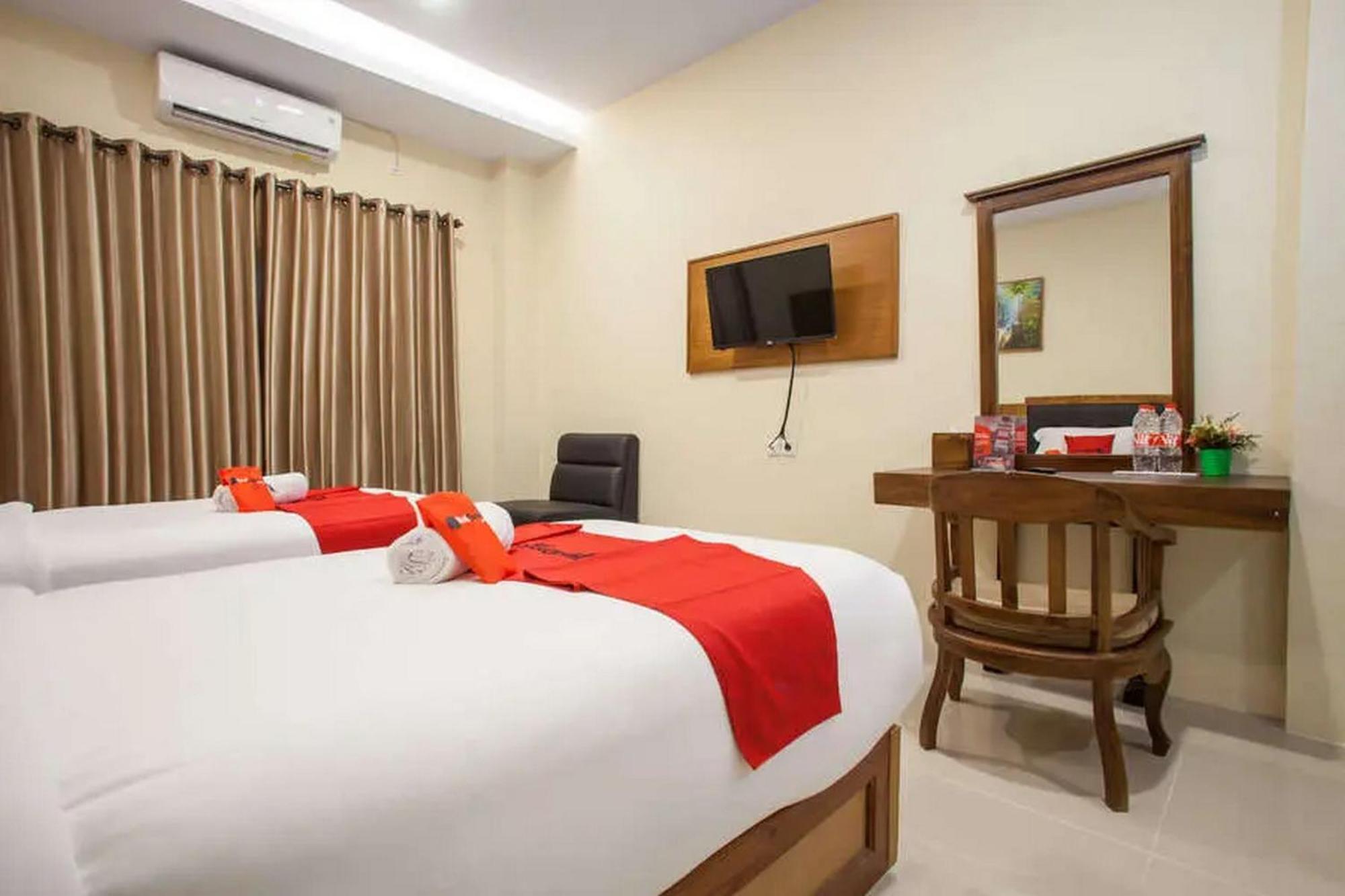 Reddoorz Premium @ Jalan Cengkeh Malang Hotel Ngoại thất bức ảnh