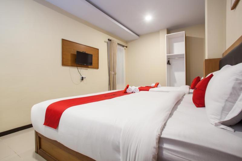 Reddoorz Premium @ Jalan Cengkeh Malang Hotel Phòng bức ảnh